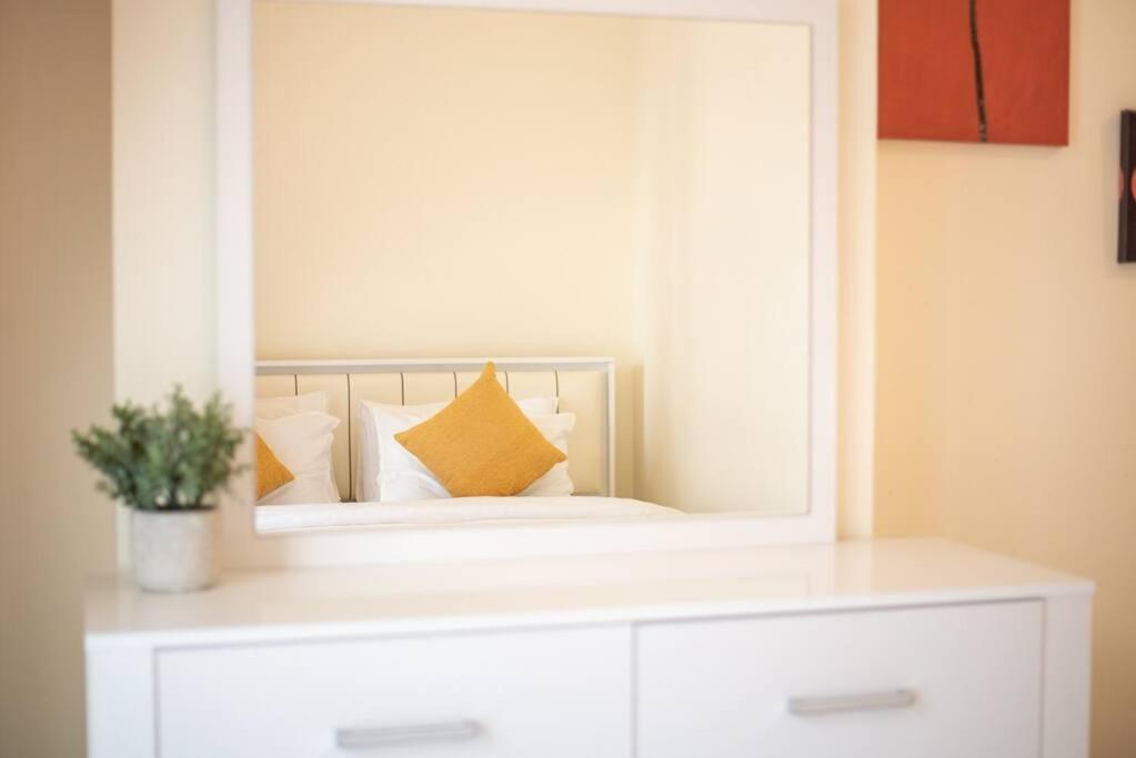 Daire Lovely 1bedroom Damac Hills Surrounded By *