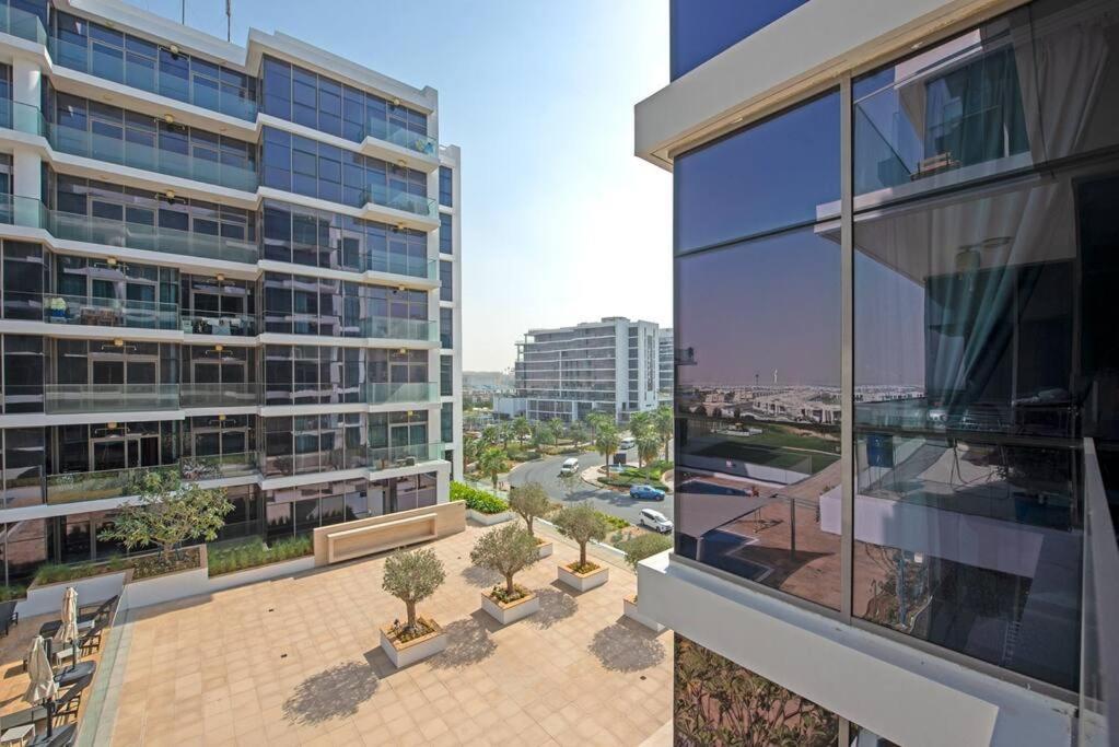 Lovely 1bedroom Damac Hills Surrounded By Daire Dubai