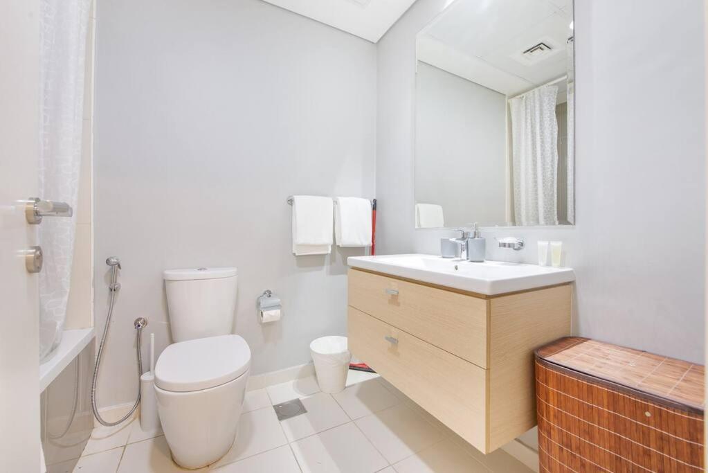 Daire Lovely 1bedroom Damac Hills Surrounded By *