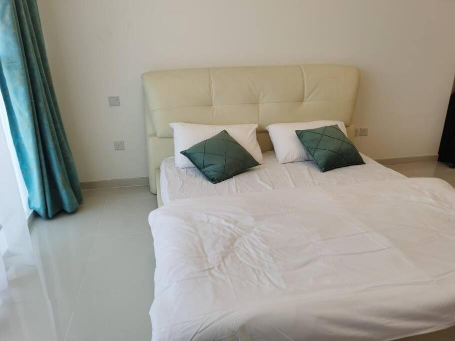 Gharfar 31715 Serene Teal Theme-high Floor-pool * Dubai