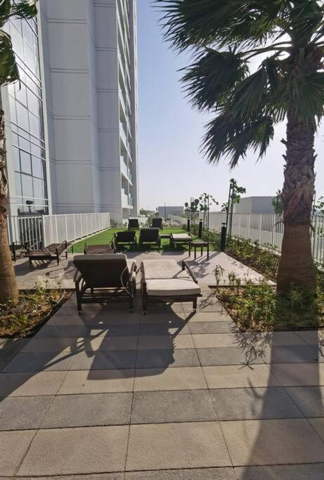Gharfar 31715 Serene Teal Theme-high Floor-pool Apartment *