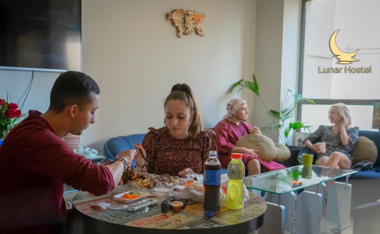 Lunar - Jbr Homestay