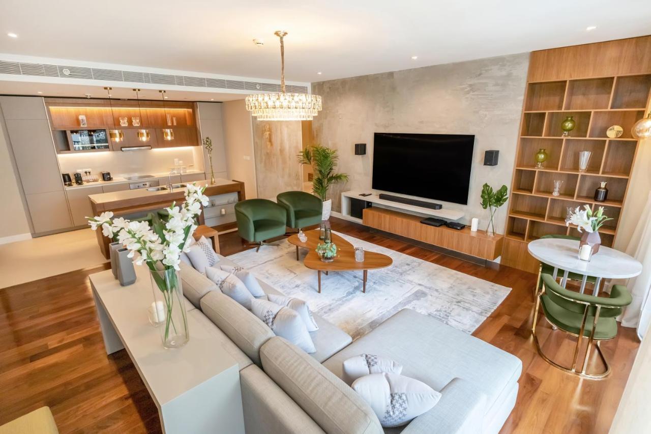 Daire Fam Living - Walk - Luxe Interiors *