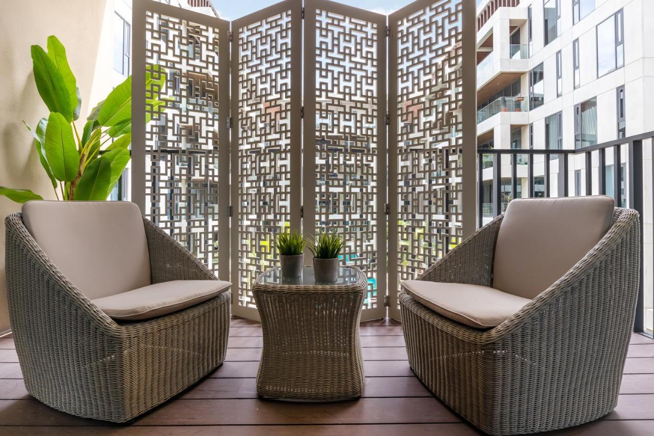 Fam Living - Walk - Luxe Interiors Daire Dubai