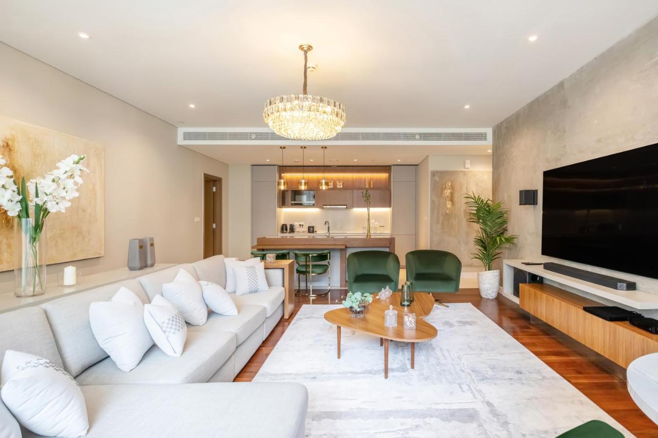 Daire Fam Living - Walk - Luxe Interiors Dubai