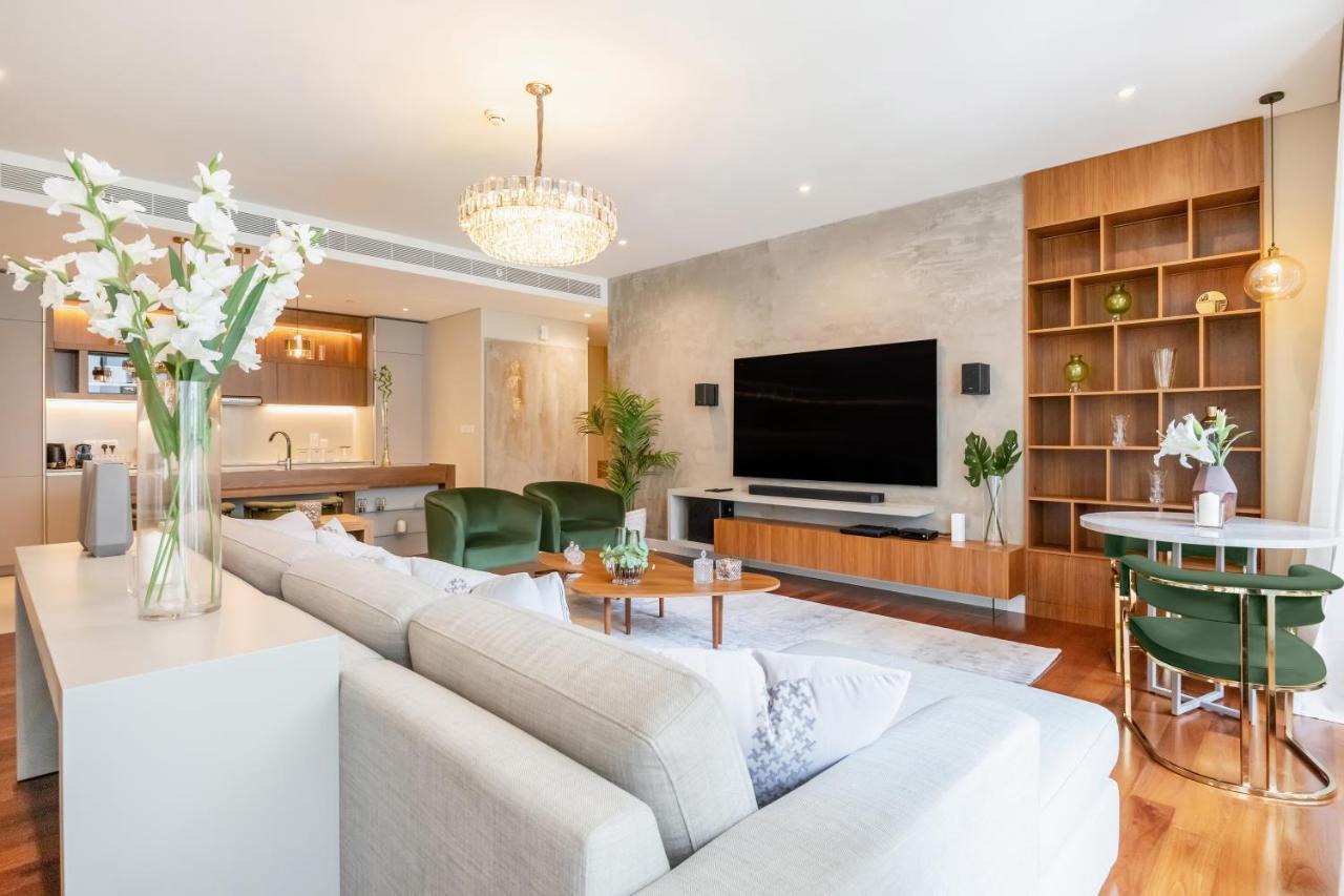 Fam Living - Walk - Luxe Interiors Daire