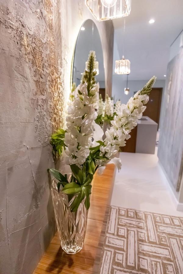 Fam Living - Walk - Luxe Interiors Daire