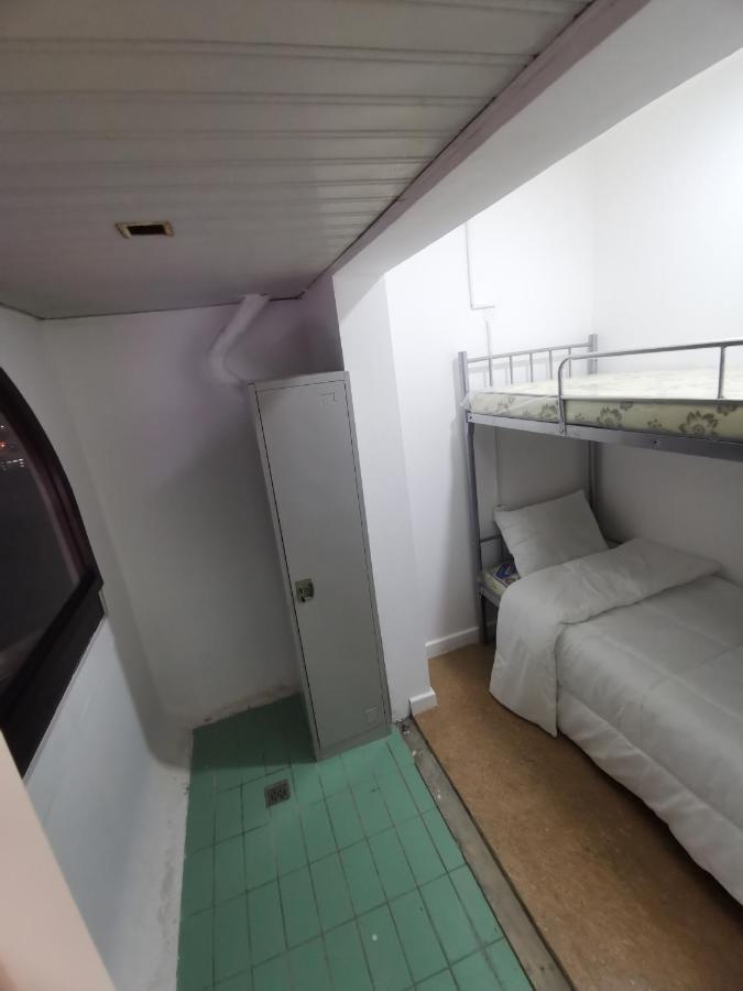 Hostel Cloud9 *