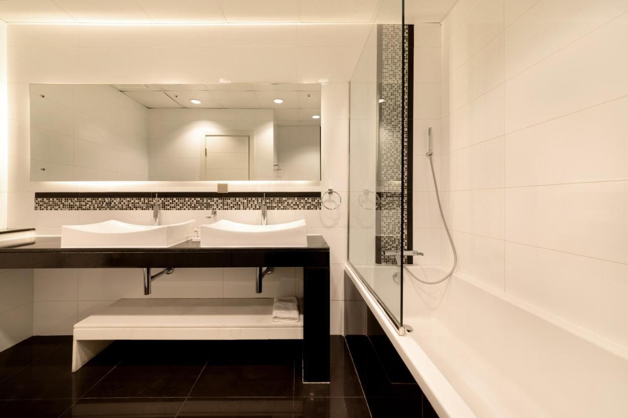 Maison Privee - Palm Jumeirah Luxury Apt W Access To Exclusive Beach, Pool, And Gym * Dubai