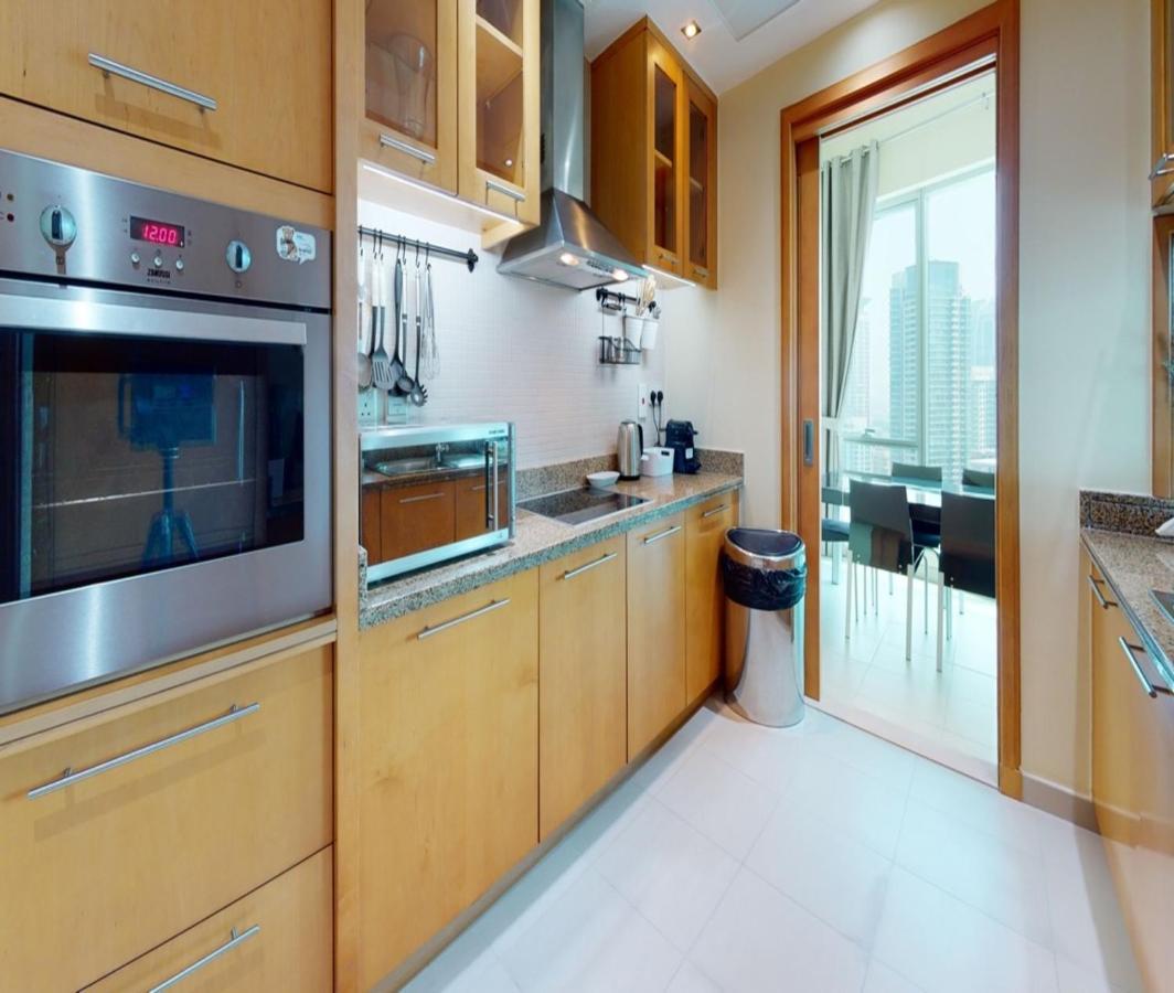 Hometown - Modern Spacious 2 Bedroom In Marina Apartment Dubai