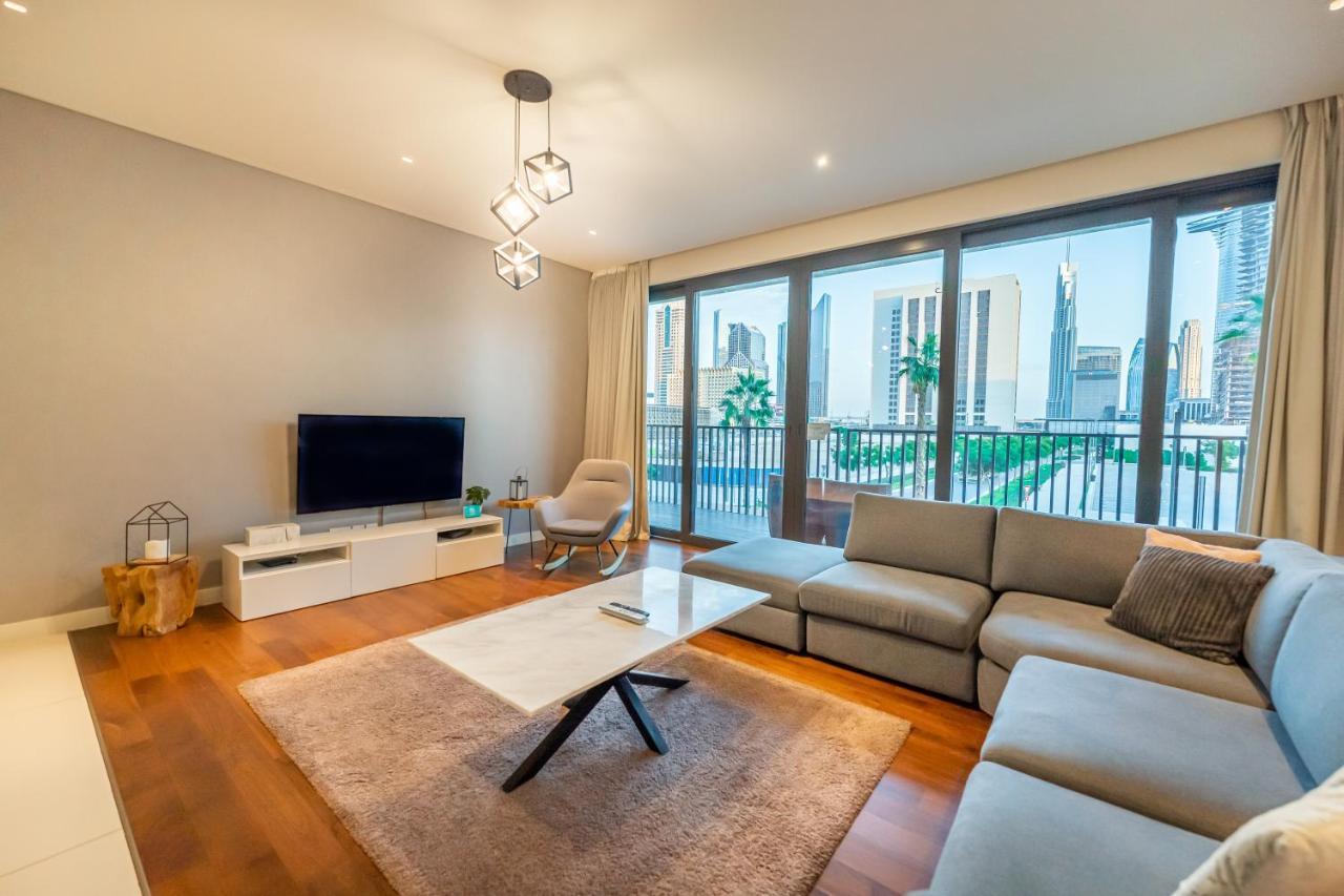 Fam Living - Walk - Urban Staycations Daire