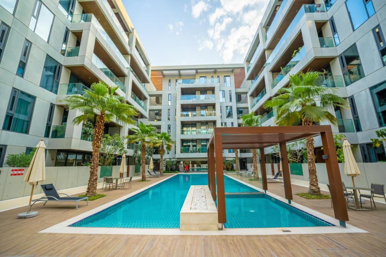 Fam Living - Walk - Urban Staycations Daire *