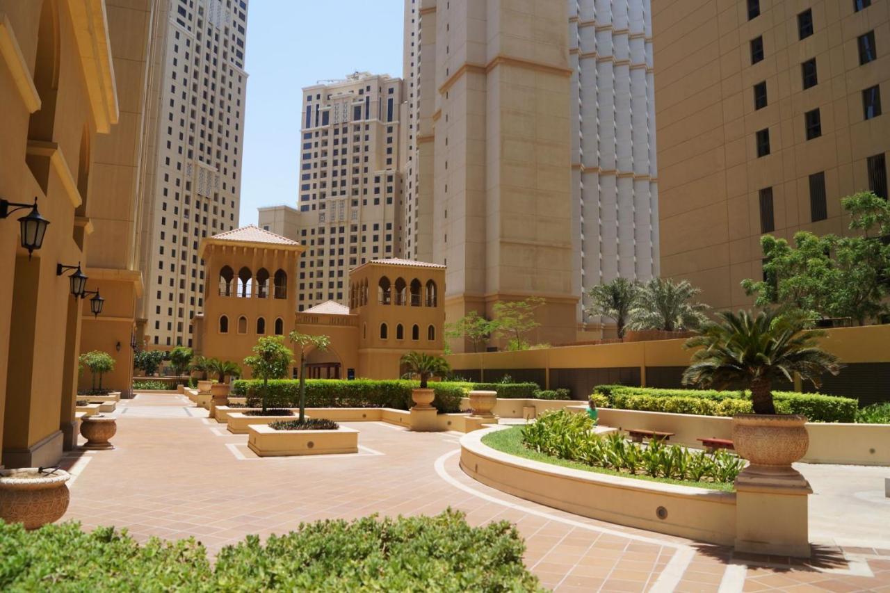 Neyar Beach Vibes - The Penthouse Dubai