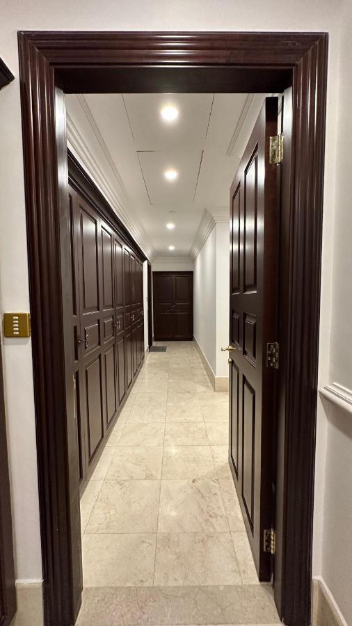 Neyar Beach Vibes - The Penthouse Dubai