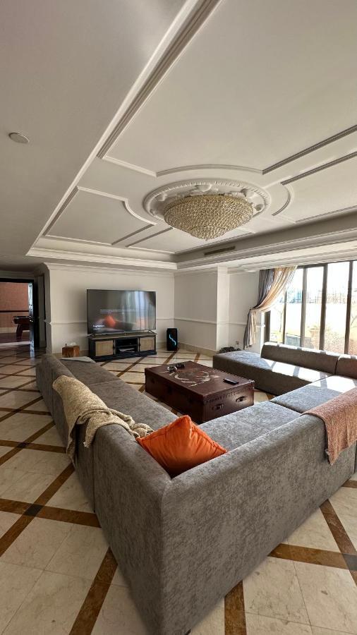 Neyar Beach Vibes - The Penthouse *