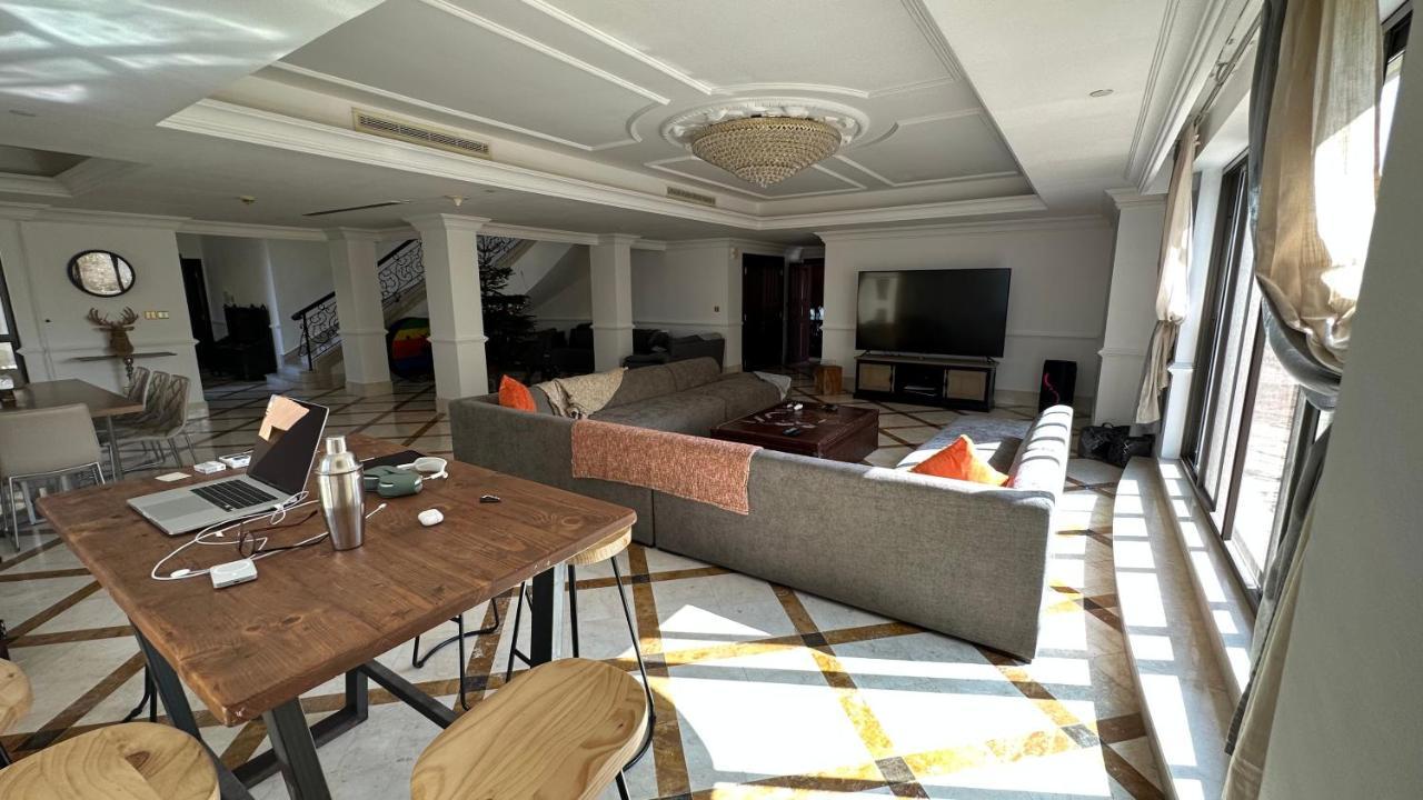 Neyar Beach Vibes - The Penthouse Dubai