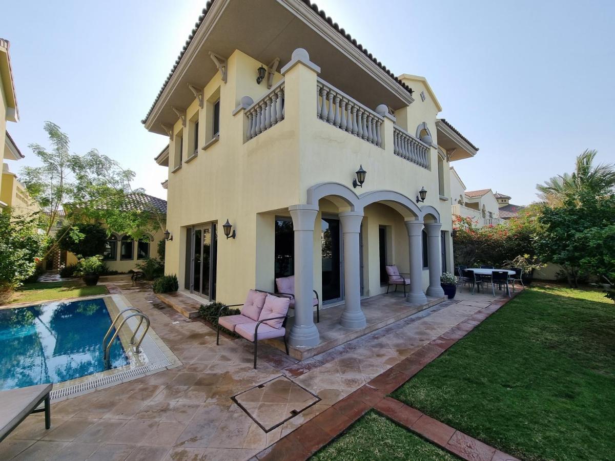 Villa Palm Jumeirah Stunning 4bhk *