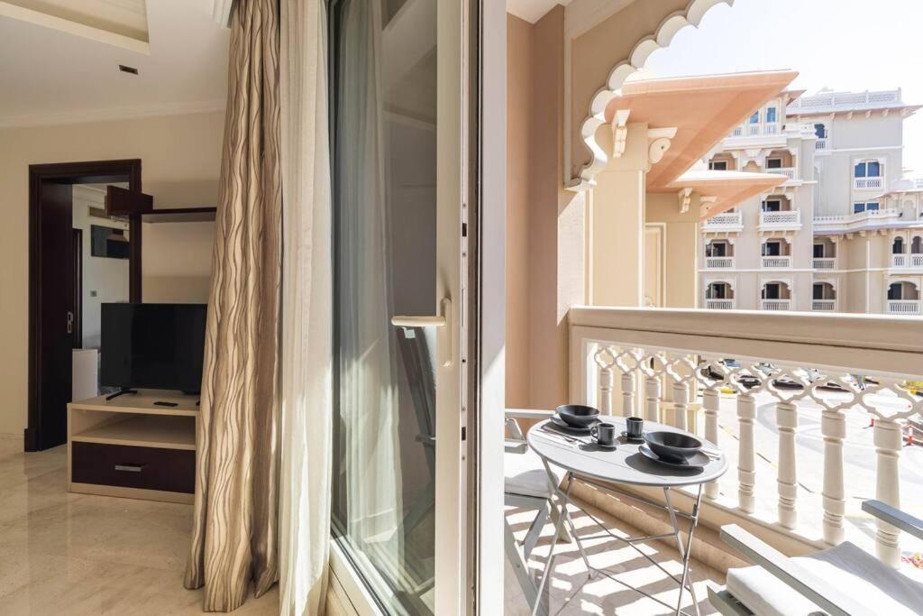 Luxury 1 Bedroom With A Private Taj Granduer At Palm Apartment Dubai