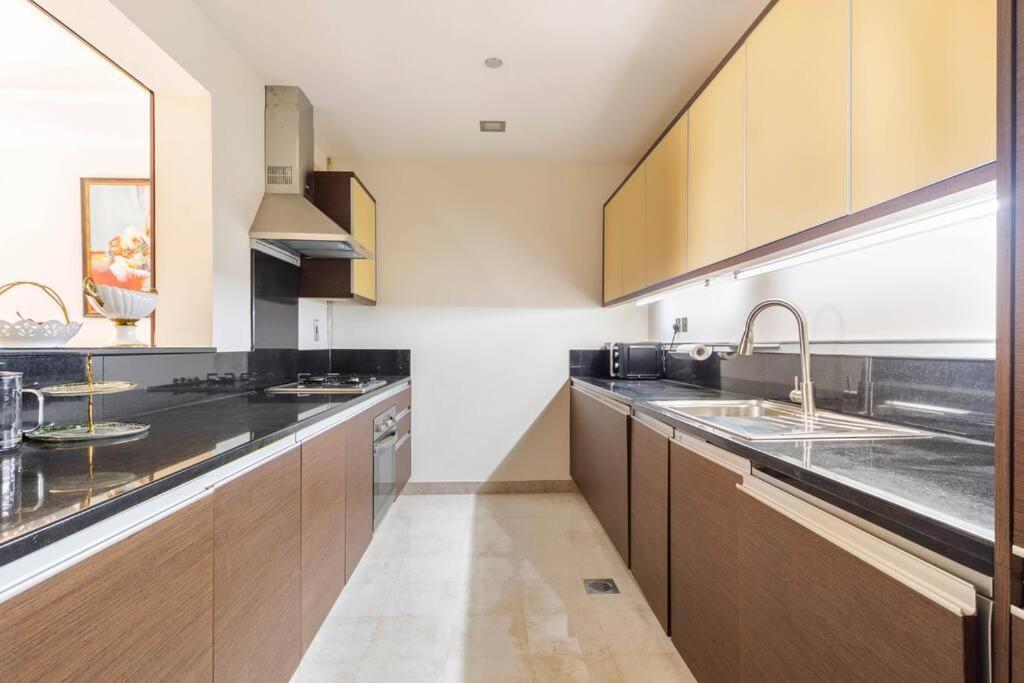 Luxury 1 Bedroom With A Private Taj Granduer At Palm Apartment Dubai