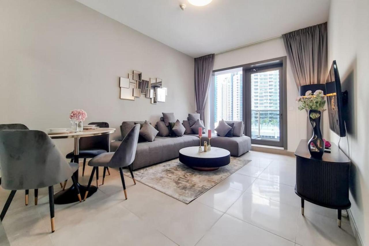Sparkle Tower 2, Marina - Fresh One Bedroom *