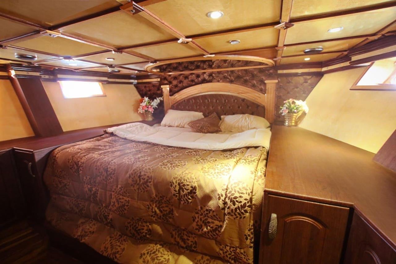 Luxury Yacht 55 Feet Dubai