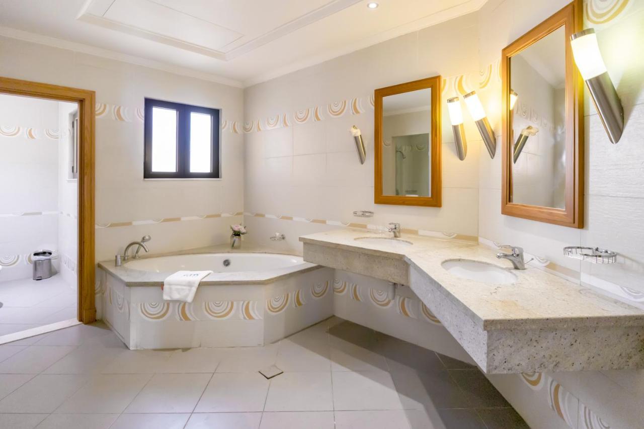 Villa Fam Living - Palm Jumeirah - With Private Pool Dubai