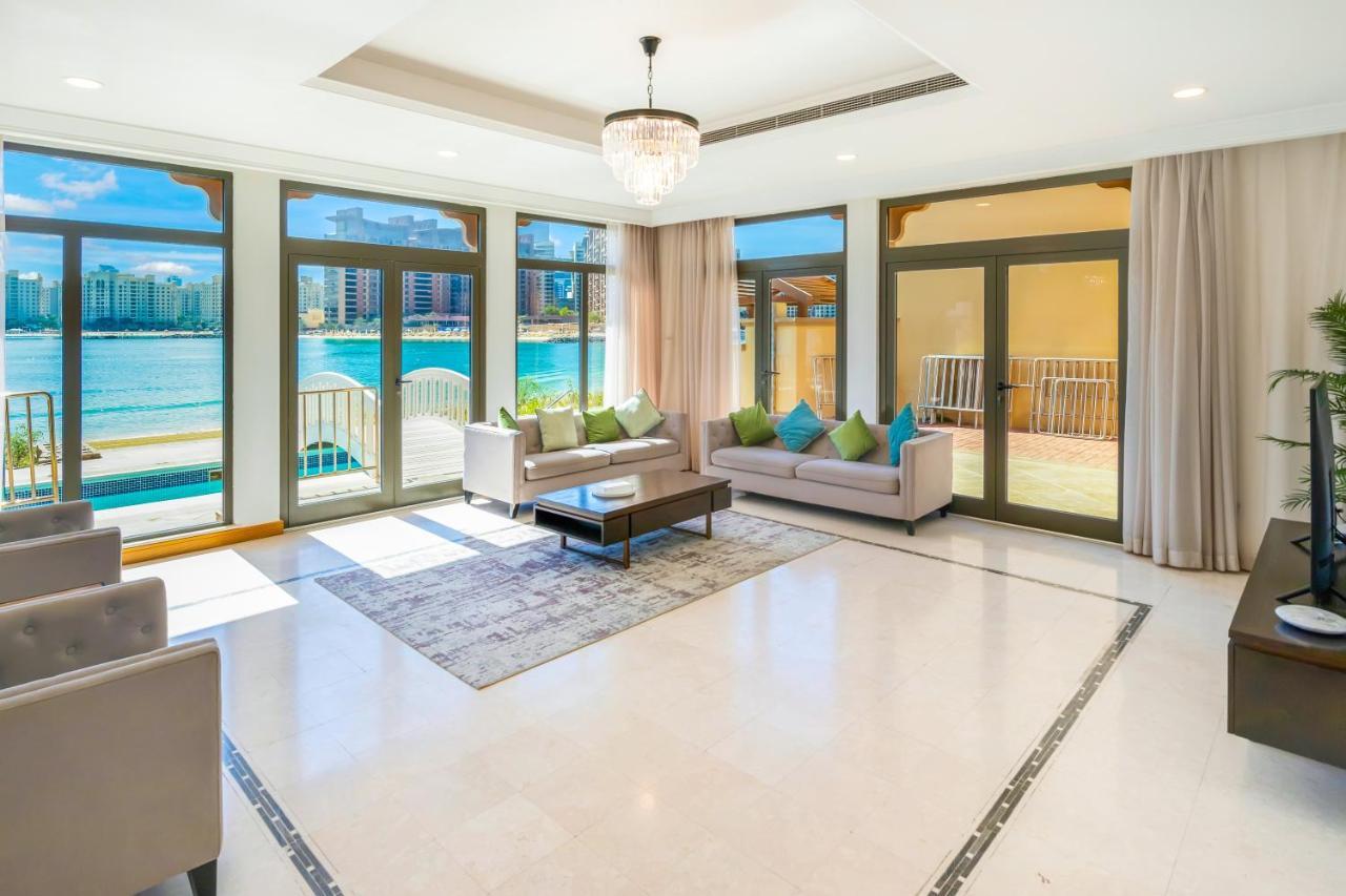 Fam Living - Palm Jumeirah - With Private Pool *