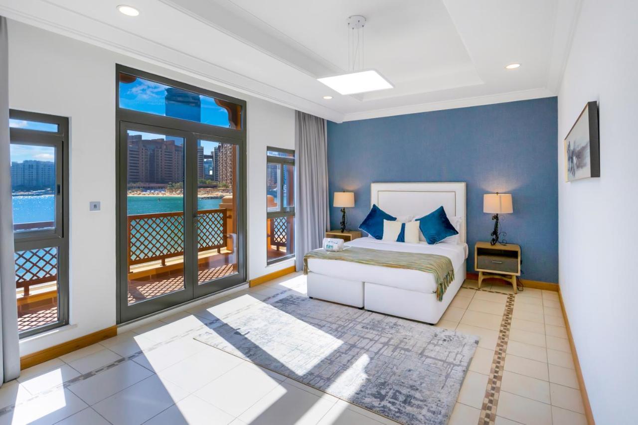 Fam Living - Palm Jumeirah - With Private Pool Dubai