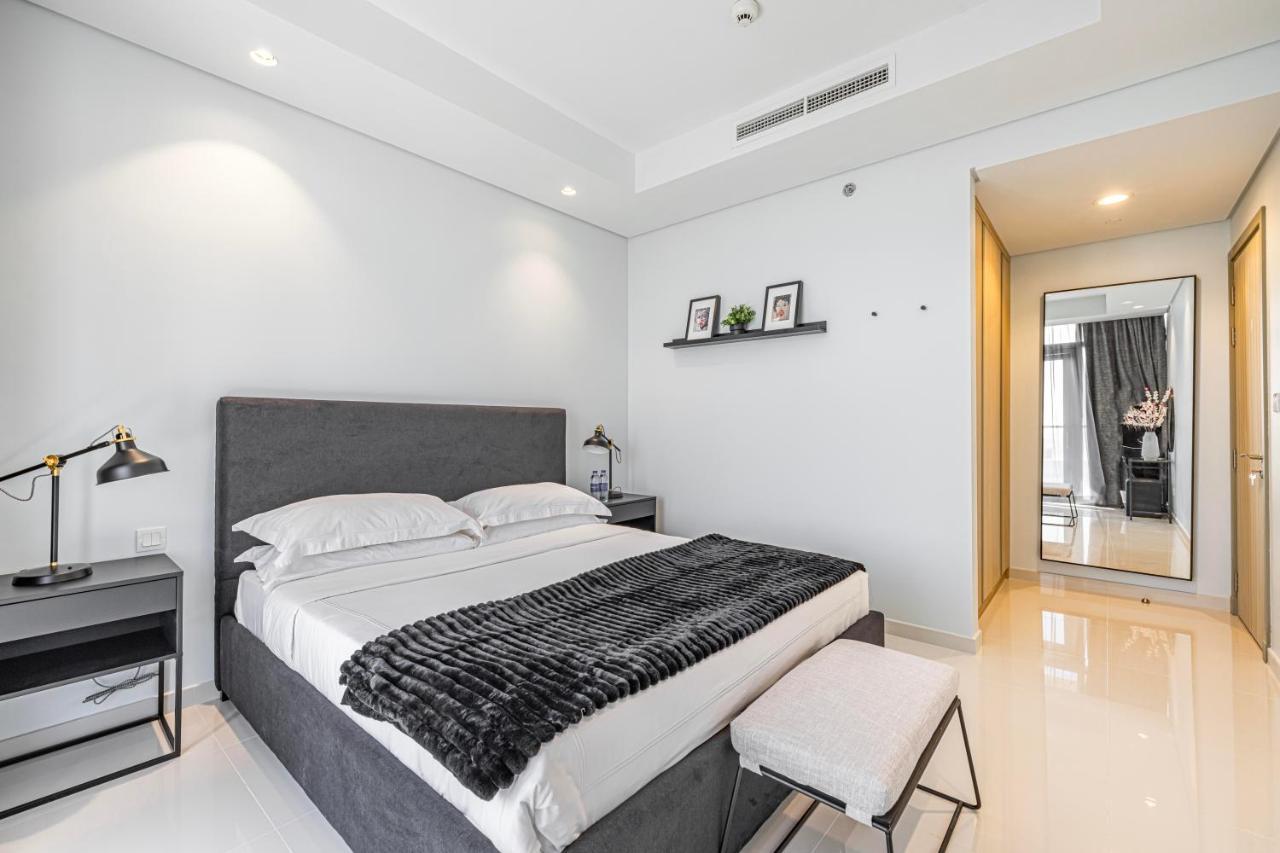 Daniels Burj Khalifa View 2br In Paramount Midtown Daire