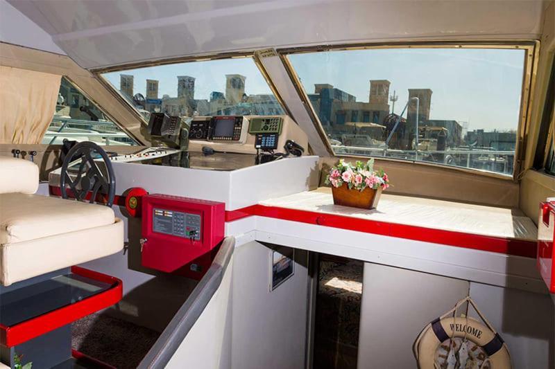 Luxury Yacht 55 Feet