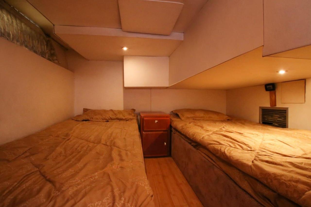 Luxury Yacht 55 Feet Botel *
