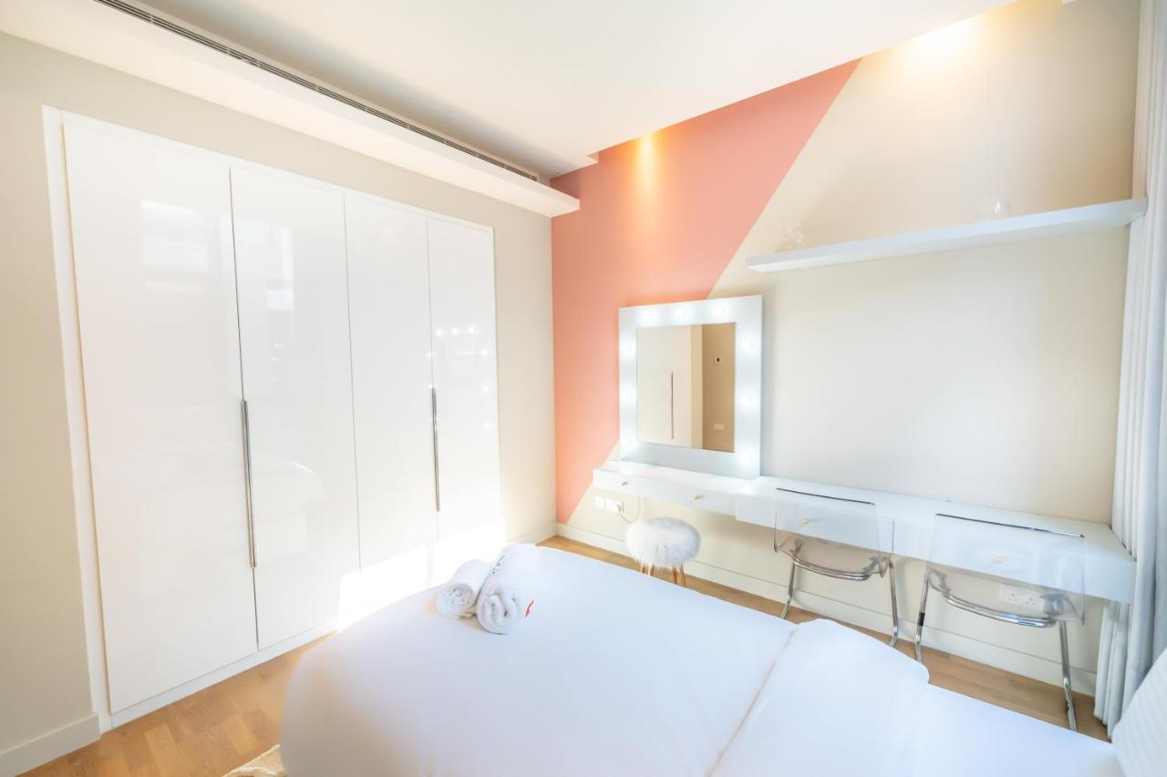 Daire Fam Living - Walk - Luxe Interiors *