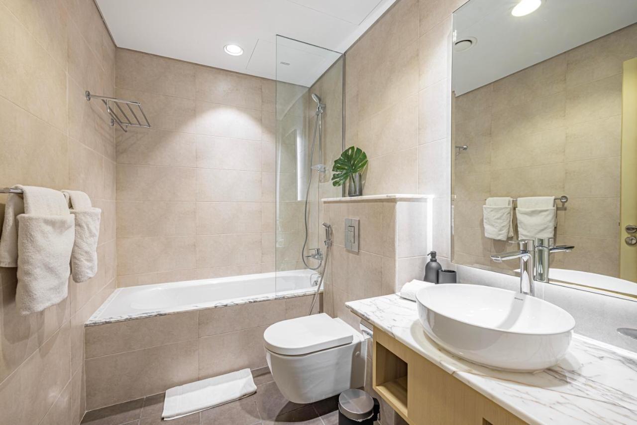 Daire Daniels Burj Khalifa View 2br In Paramount Midtown Dubai