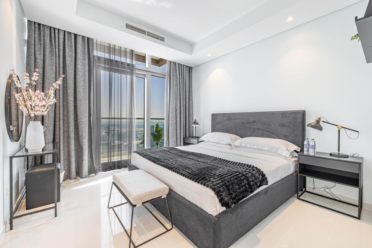 Daire Daniels Burj Khalifa View 2br In Paramount Midtown
