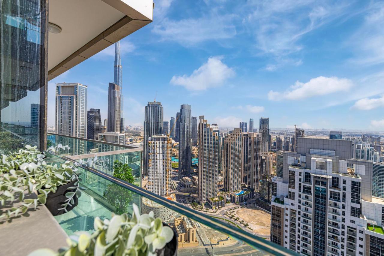 Daire Daniels Burj Khalifa View 2br In Paramount Midtown *