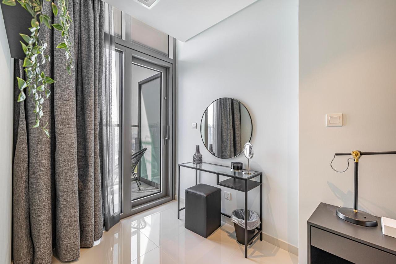 Daniels Burj Khalifa View 2br In Paramount Midtown Daire Dubai
