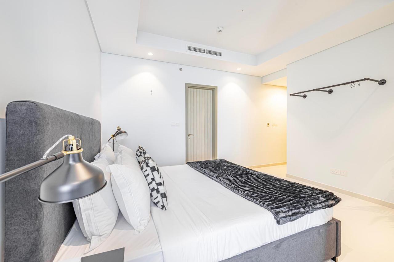 Daire Daniels Burj Khalifa View 2br In Paramount Midtown Dubai