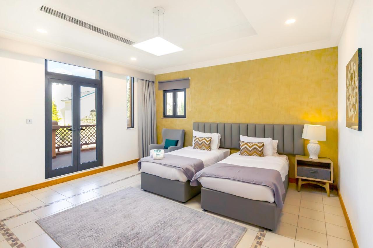 Fam Living - Palm Jumeirah - With Private Pool * Dubai
