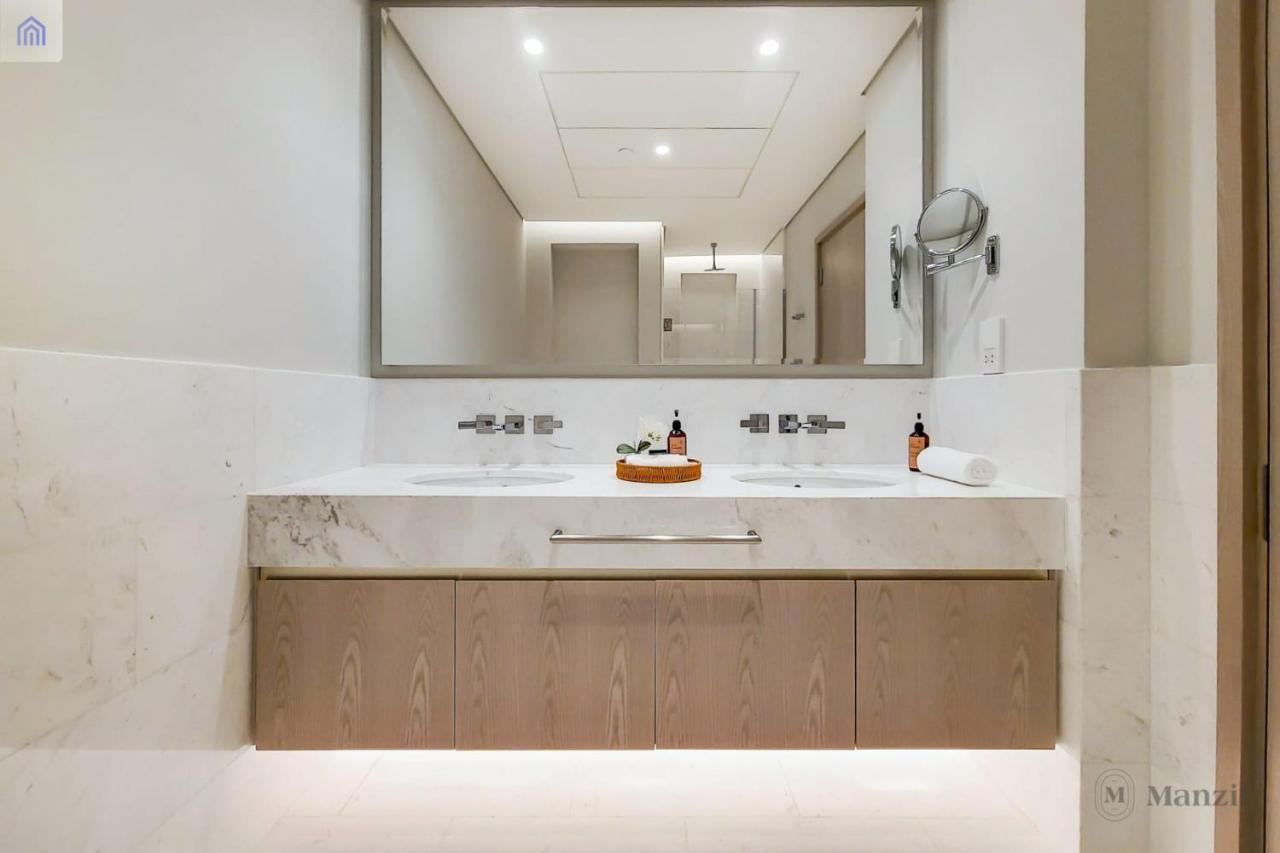 Manzil - With Aura Pool & Sea View At The Palm Tower In Palm Jumeirah