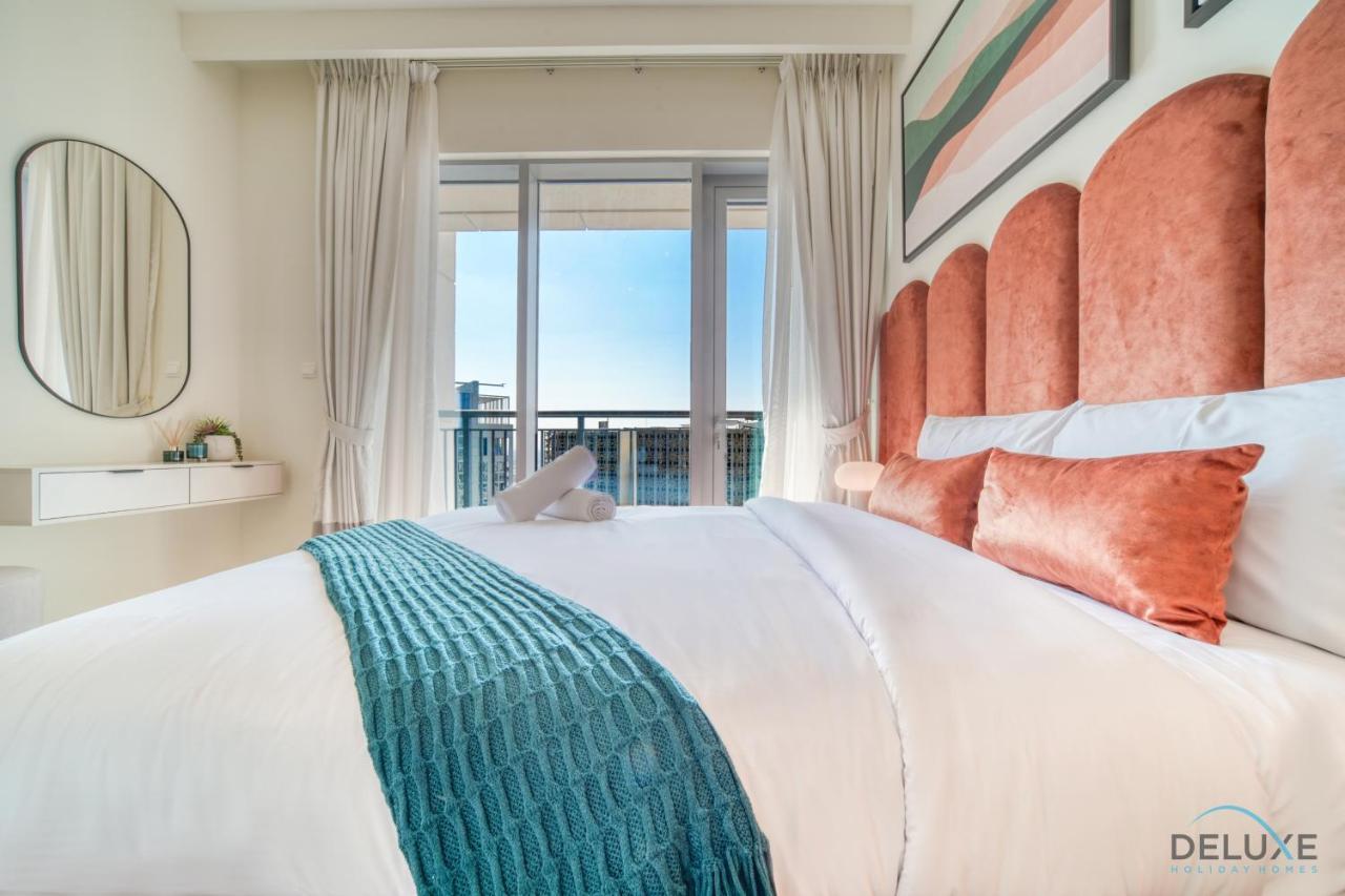 Elegant 3br With Assistant At Harbour Views Tower 1 By Deluxe Homes Apartment