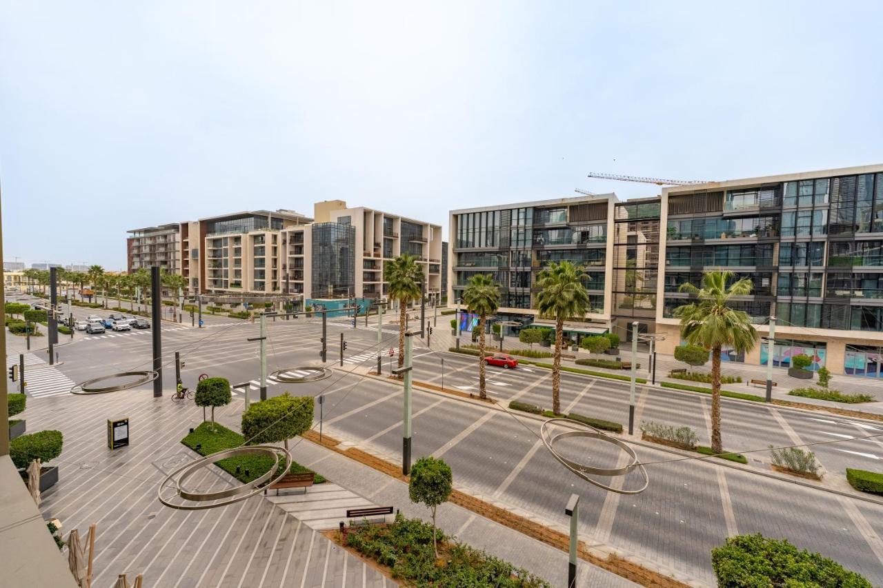 Fam Living - Walk - Urban Staycations Daire Dubai