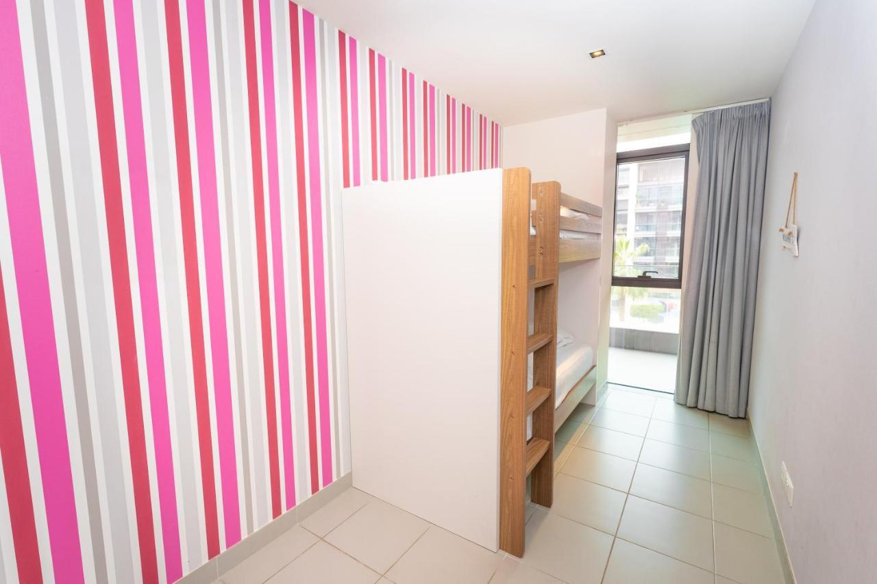 Daire Fam Living - Walk - Urban Staycations Dubai