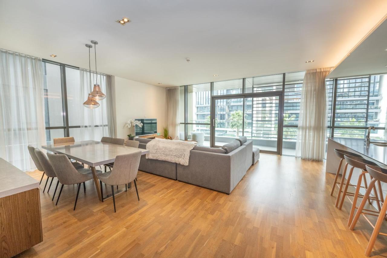 Fam Living - Walk - Urban Staycations Daire *