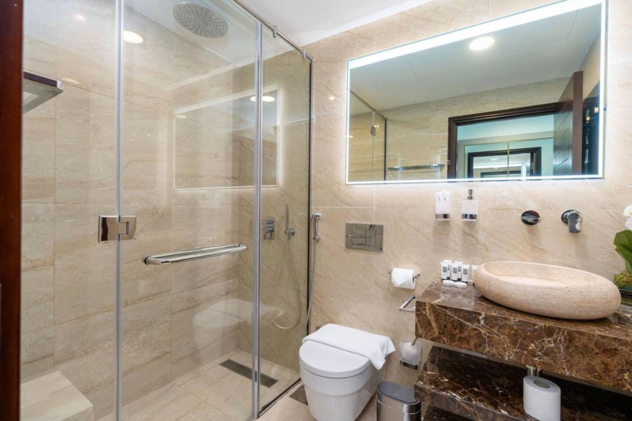 Stylish And 1 Bd In Downtown *