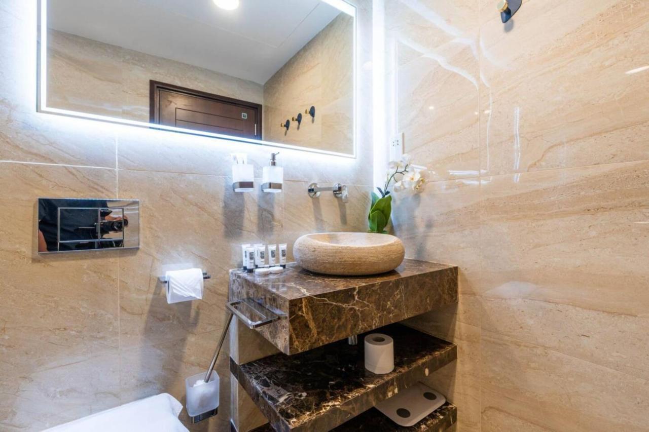 Stylish And 1 Bd In Downtown * Dubai