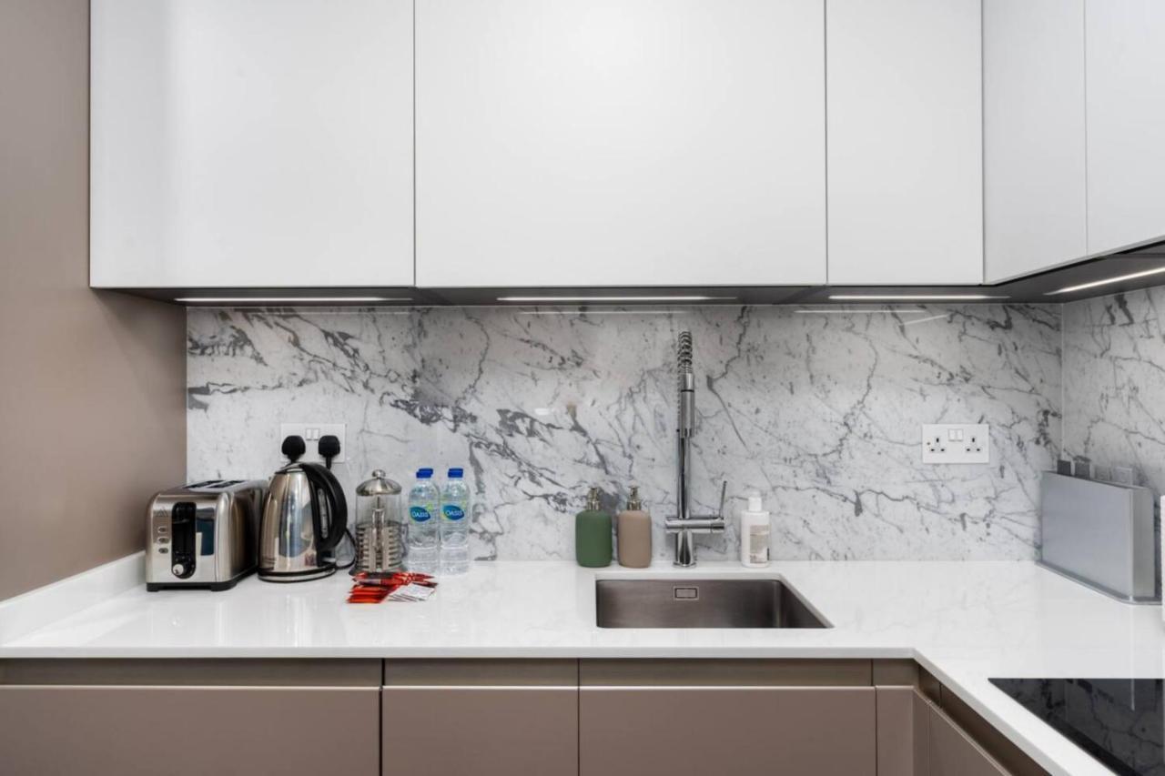 Stylish And 1 Bd In Downtown *