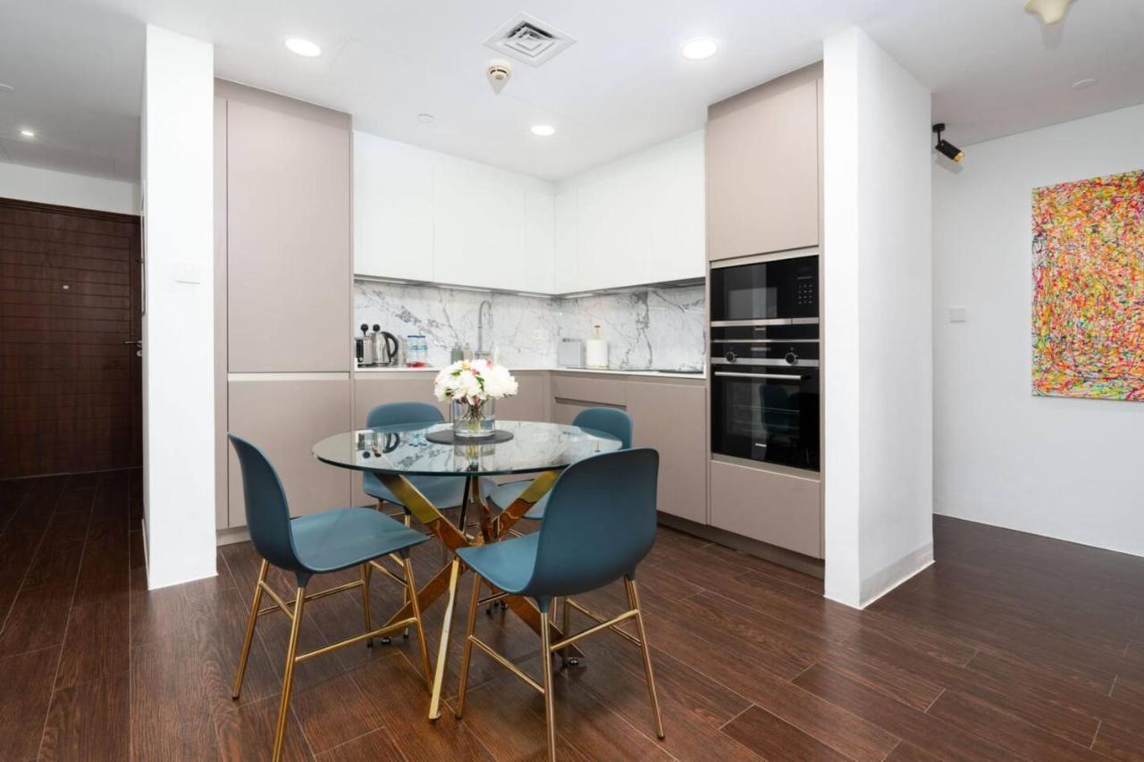 Stylish And 1 Bd In Downtown