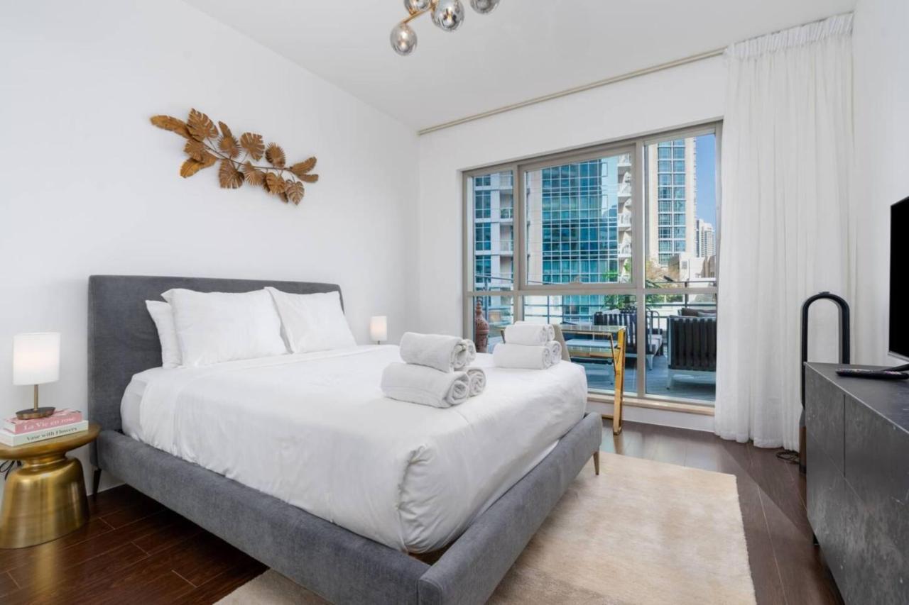 Stylish And 1 Bd In Downtown Apartment Dubai