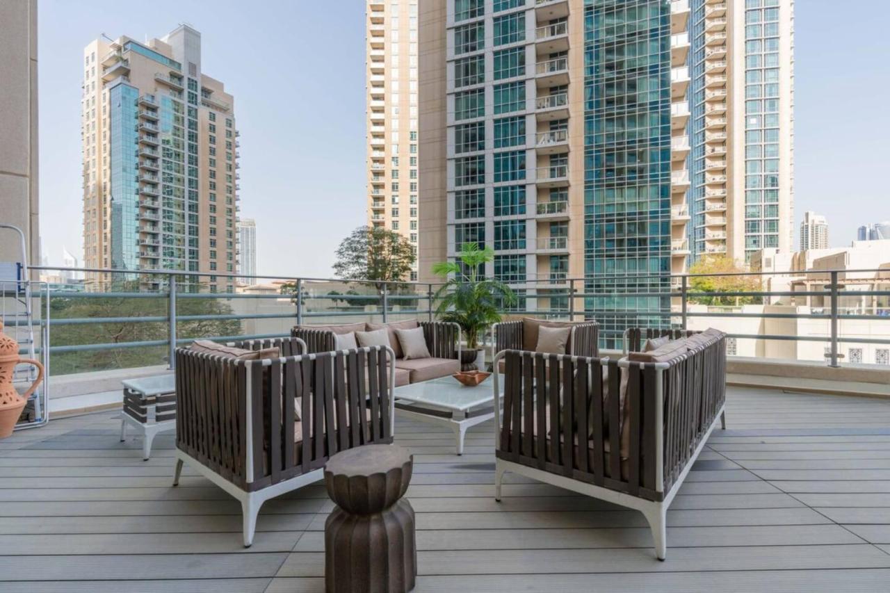 Stylish And 1 Bd In Downtown Apartment Dubai