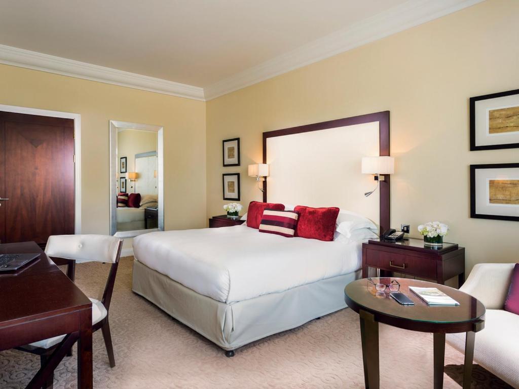 Mövenpick Grand Al Bustan Hotel 5*